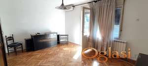 Stara Višnjička banja, ul. Vladimira Ćetkovića, 3.0, useljiv, svetao..